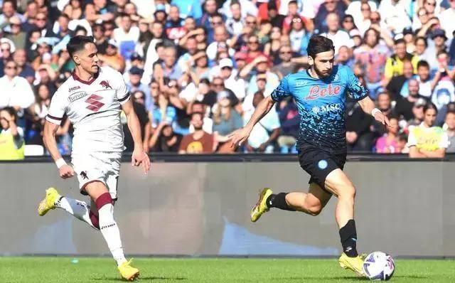 包含尤文图斯客场不敌那不勒斯，遭遇失利，气势如虹的词条