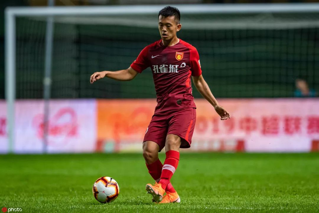 广州富力客场迎战河北华夏幸福，气势如虹