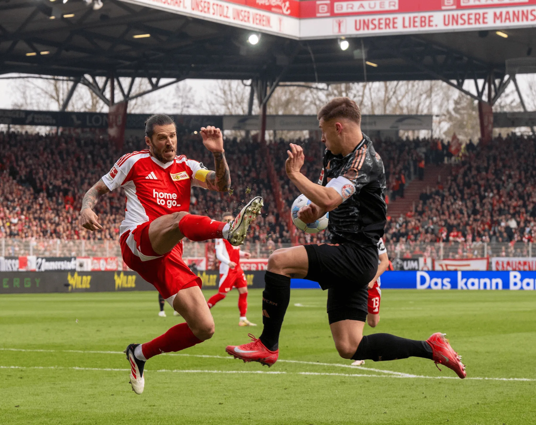 柏林联队在客场凭借努力,获得比赛胜利,气势如虹 柏林联队在客场凭借努力,获得比赛胜利,气势如虹