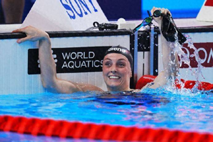 关于荷兰队在游泳项目中赢得突出发挥，全场震撼的信息