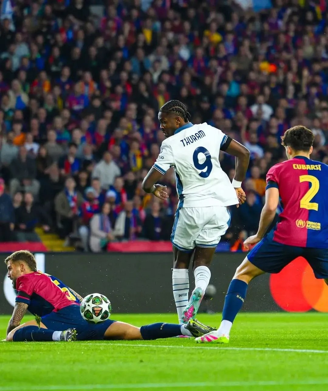 AC米兰大胜对手,展现强大进攻实力,全场震撼 AC米兰大胜对手,展现强大进攻实力,全场震撼