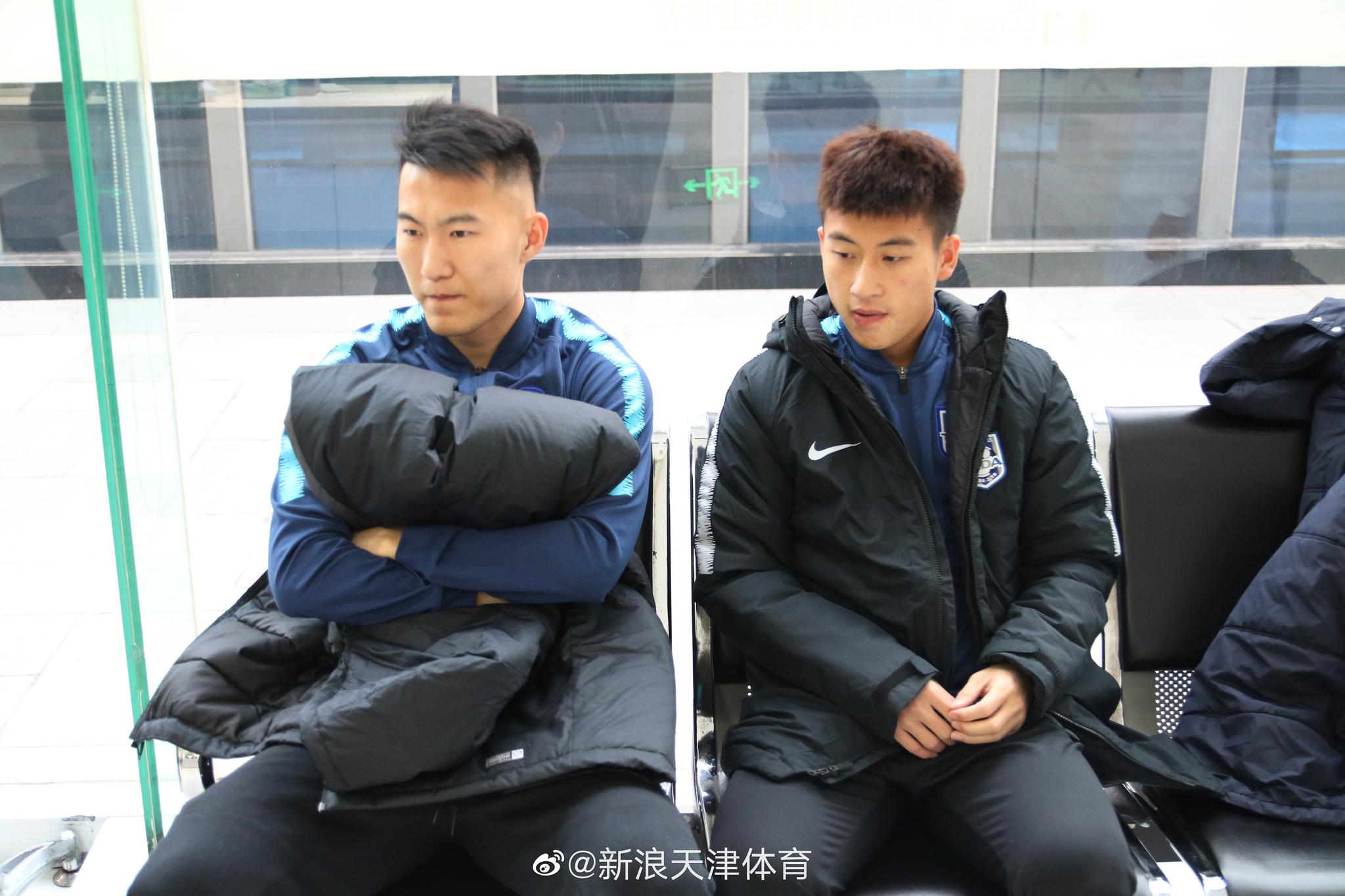 天津泰达队展现团队协作，战绩逐步提升，掌声雷动的简单介绍