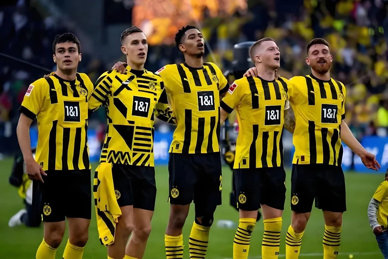 关于多特蒙德主场击败弗莱堡，继续领跑积分榜，士气大振的信息