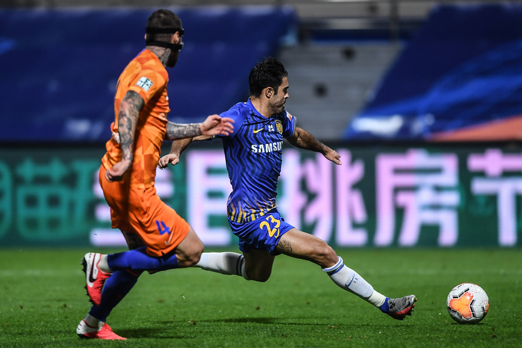 因德斯助攻关键进球，建业险胜，战绩斐然