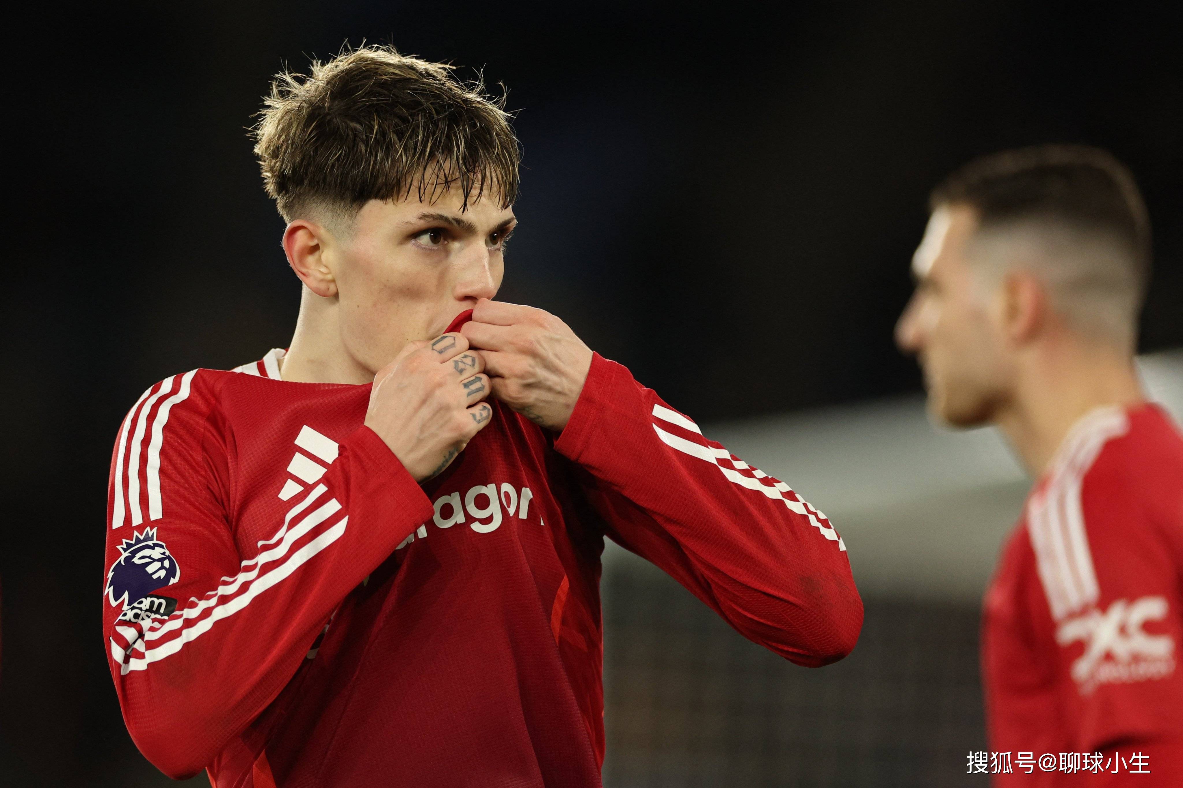 曼联低迷失机会,莱斯特城反扑奠定胜局,引发热议 曼联低迷失机会,莱斯特城反扑奠定胜局,引发热议