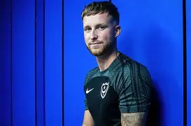 朴茨茅斯队战术明智,智取胜势为上,掌声雷动 朴茨茅斯队战术明智,智取胜势为上,掌声雷动