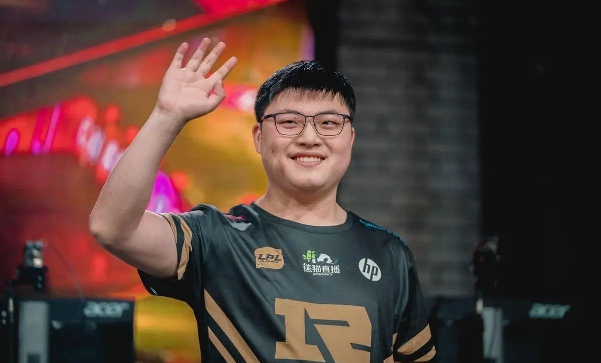 EG逆转CLG，Uzi惊艳世界的简单介绍