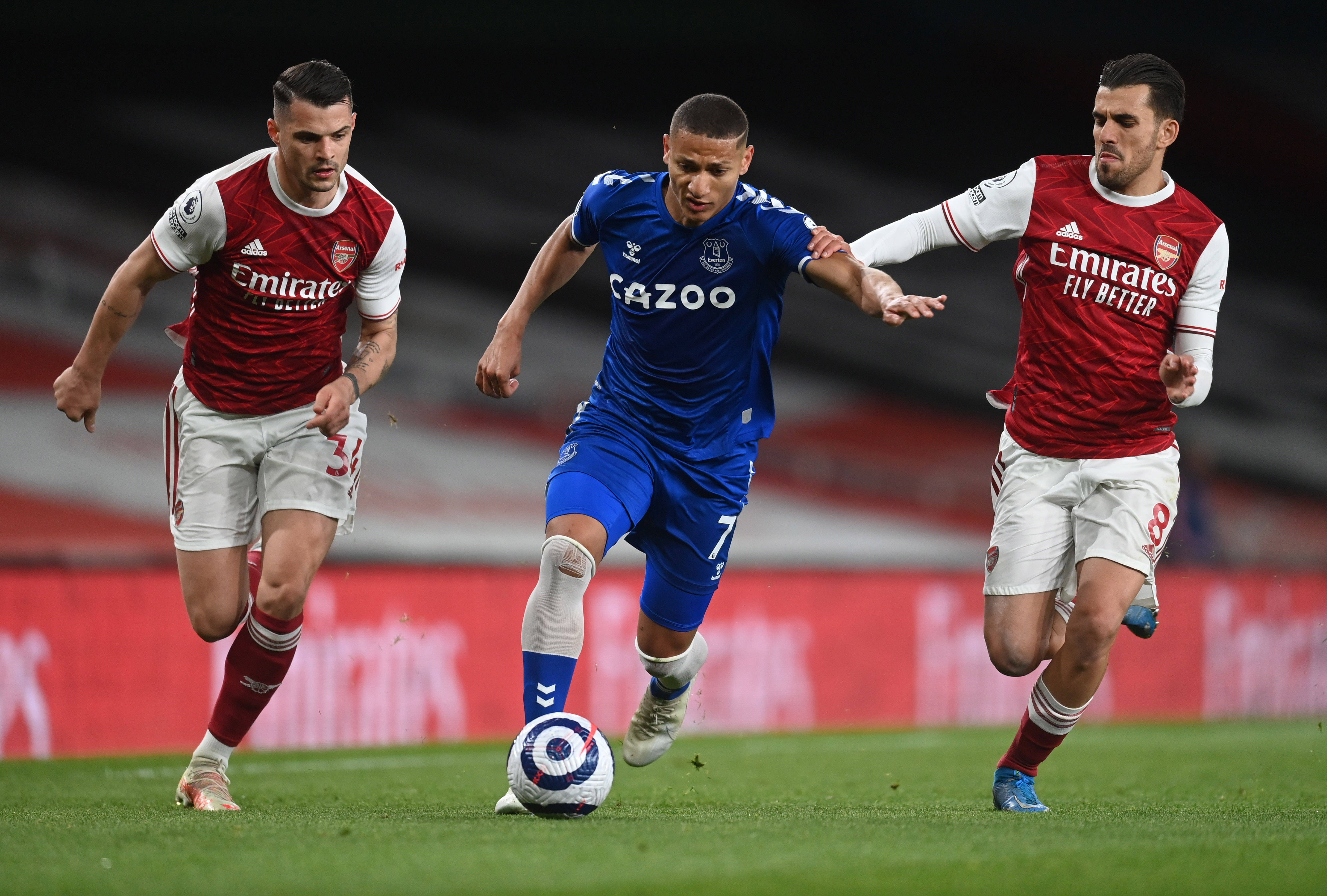 塞维利亚横扫阿森纳,伊布点燃赛场的简单介绍 塞维利亚横扫阿森纳,伊布点燃赛场的简单介绍