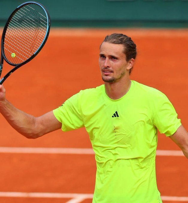 法网险胜蒙特卡洛大师赛，兹维列夫点燃赛场