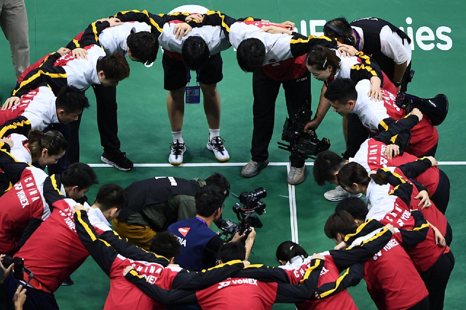 日本队鏖战法国队,许昕带队取胜 日本队鏖战法国队,许昕带队取胜