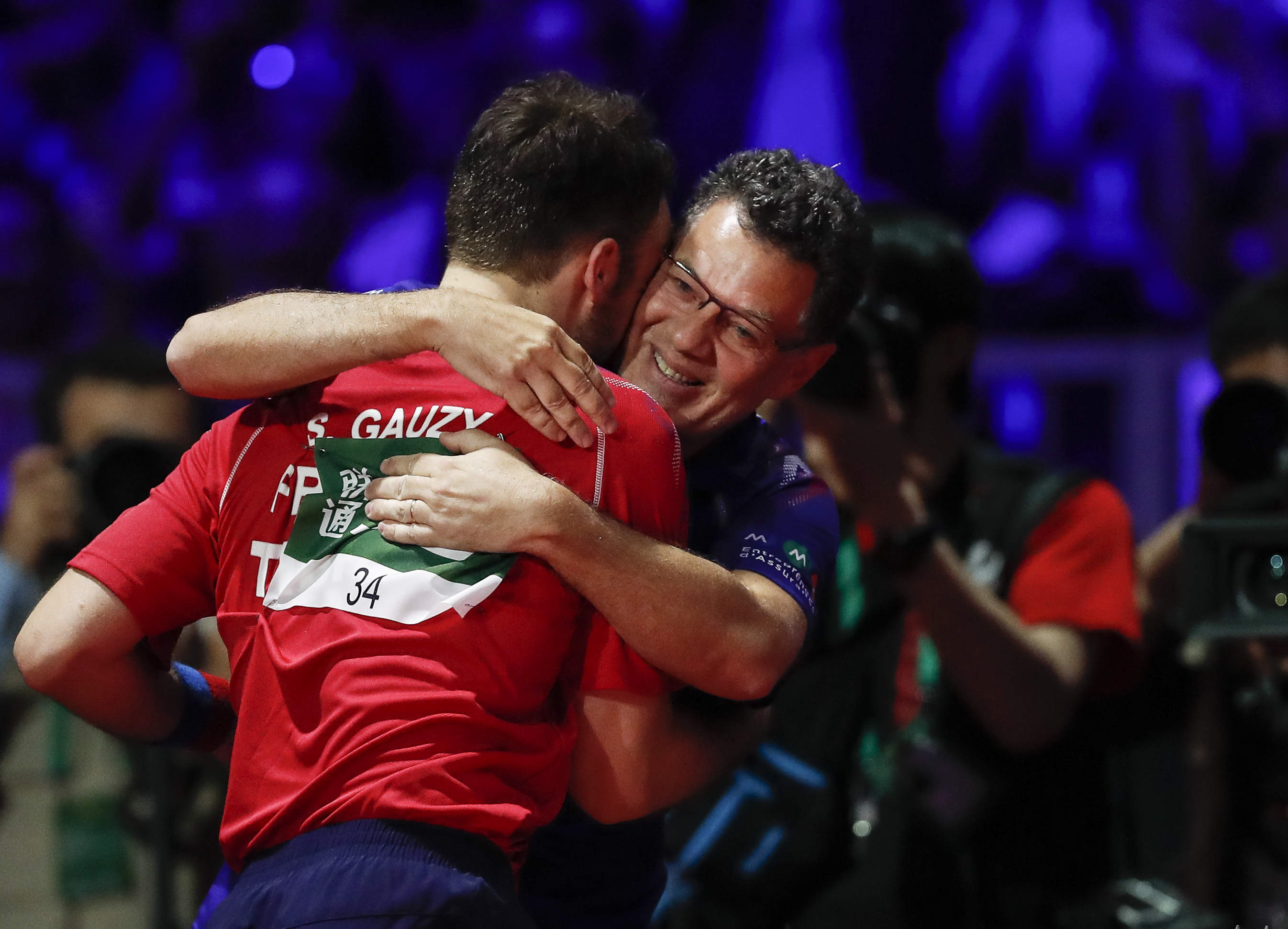 日本队鏖战法国队,许昕带队取胜 日本队鏖战法国队,许昕带队取胜